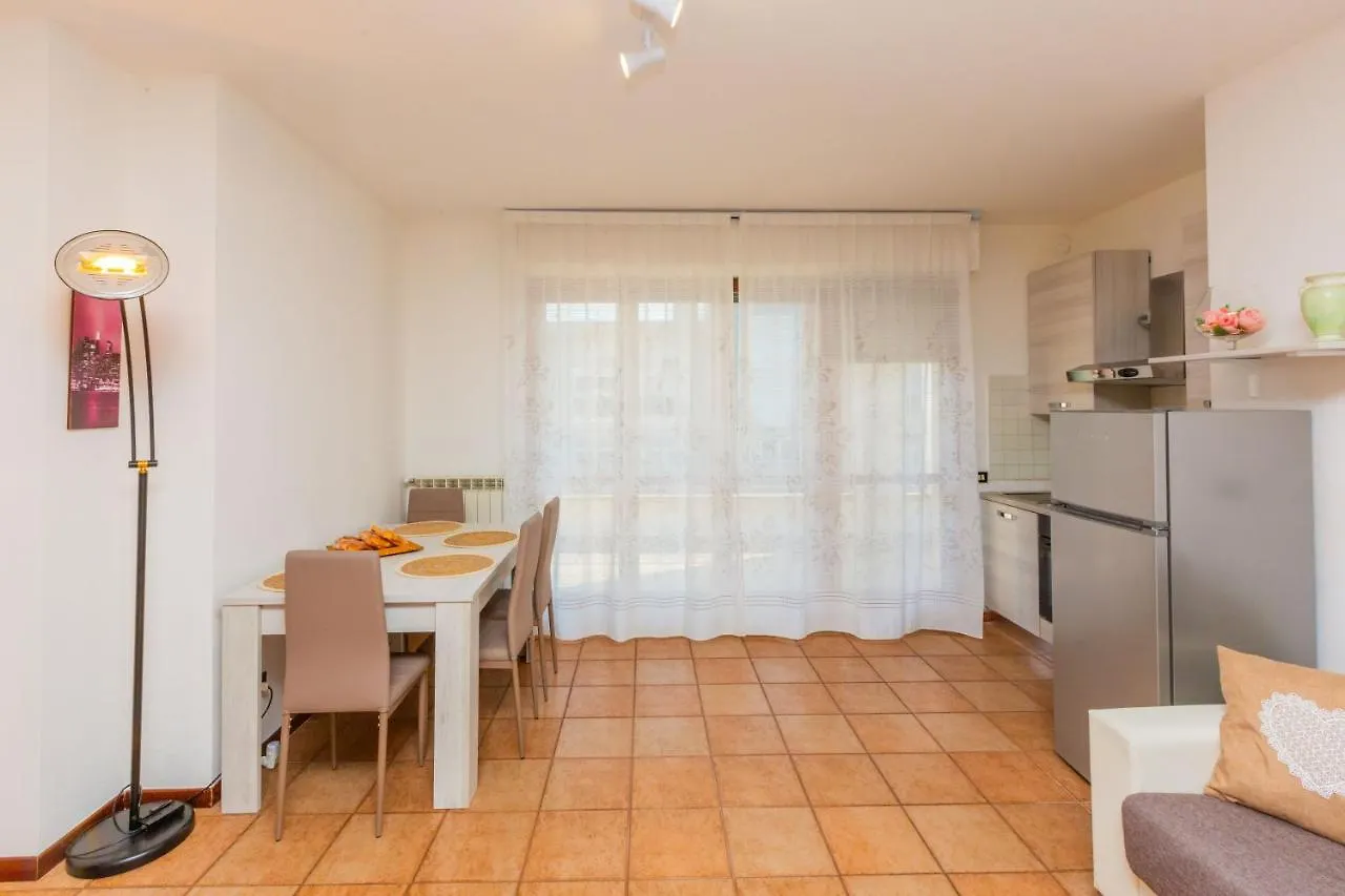 Varzis' Suite Busto Arsizio Apartment