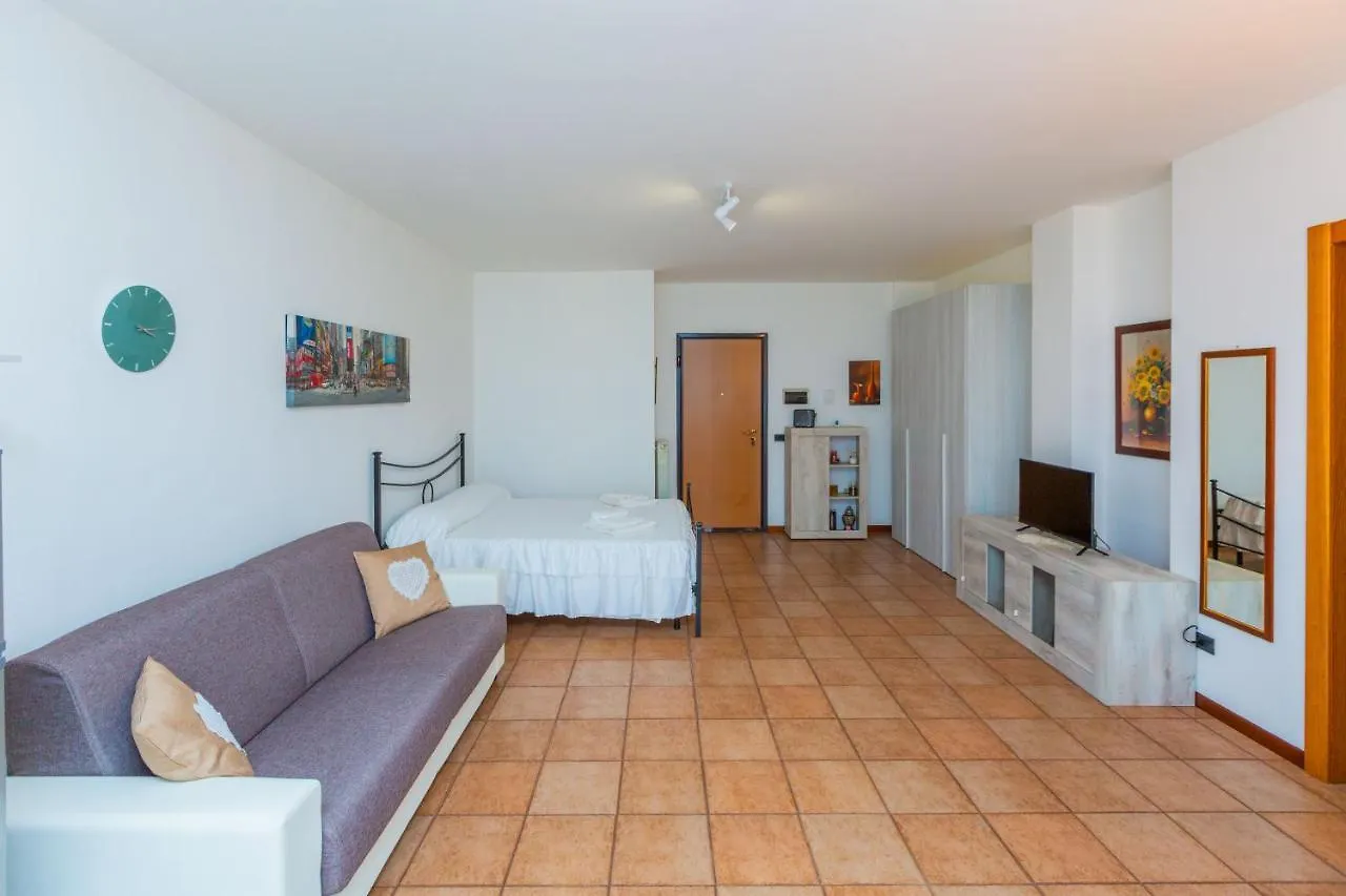 Apartment Varzis' Suite Busto Arsizio Italy